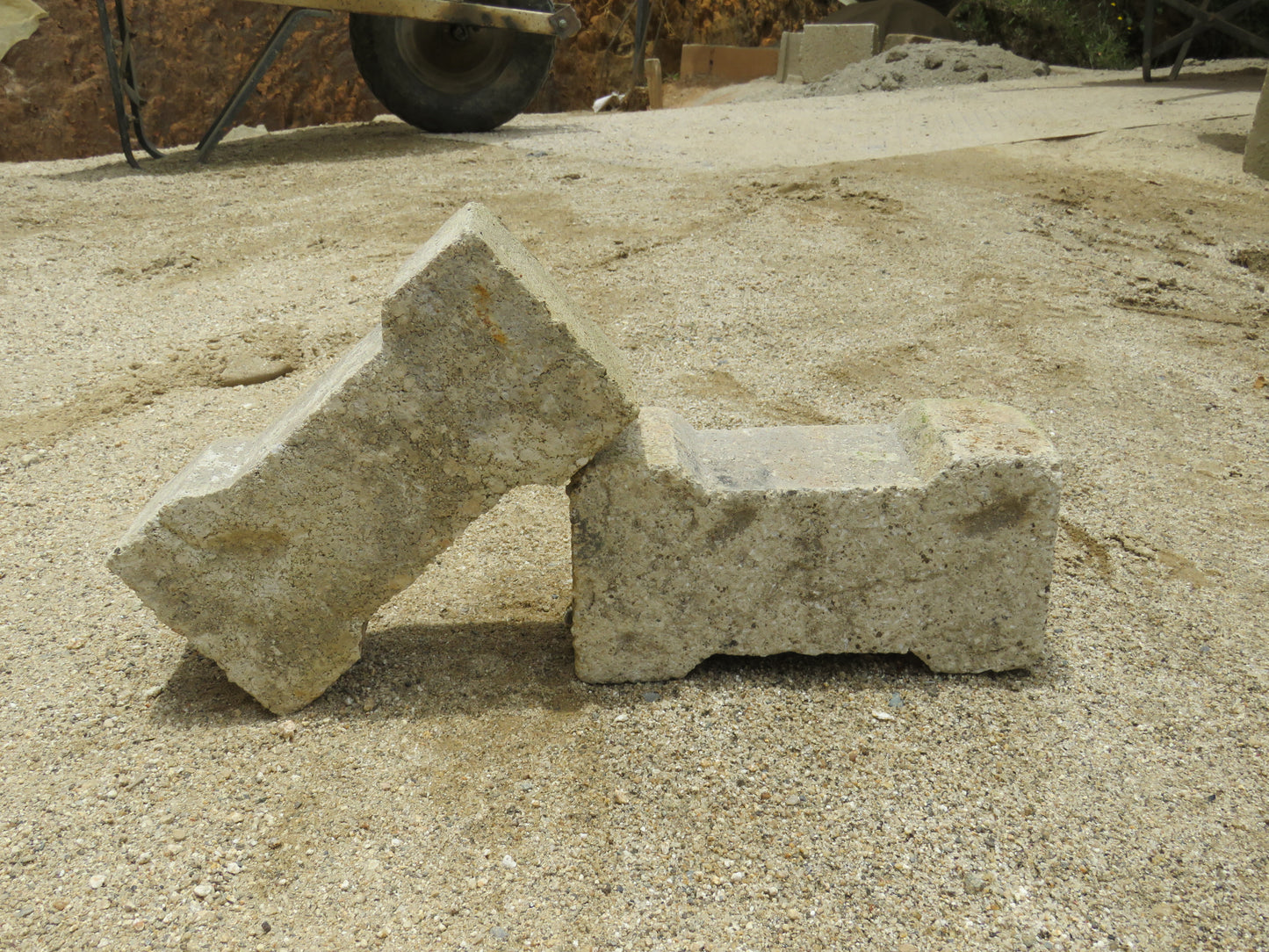 Adoquín Corbatín de Concreto 10x20x8