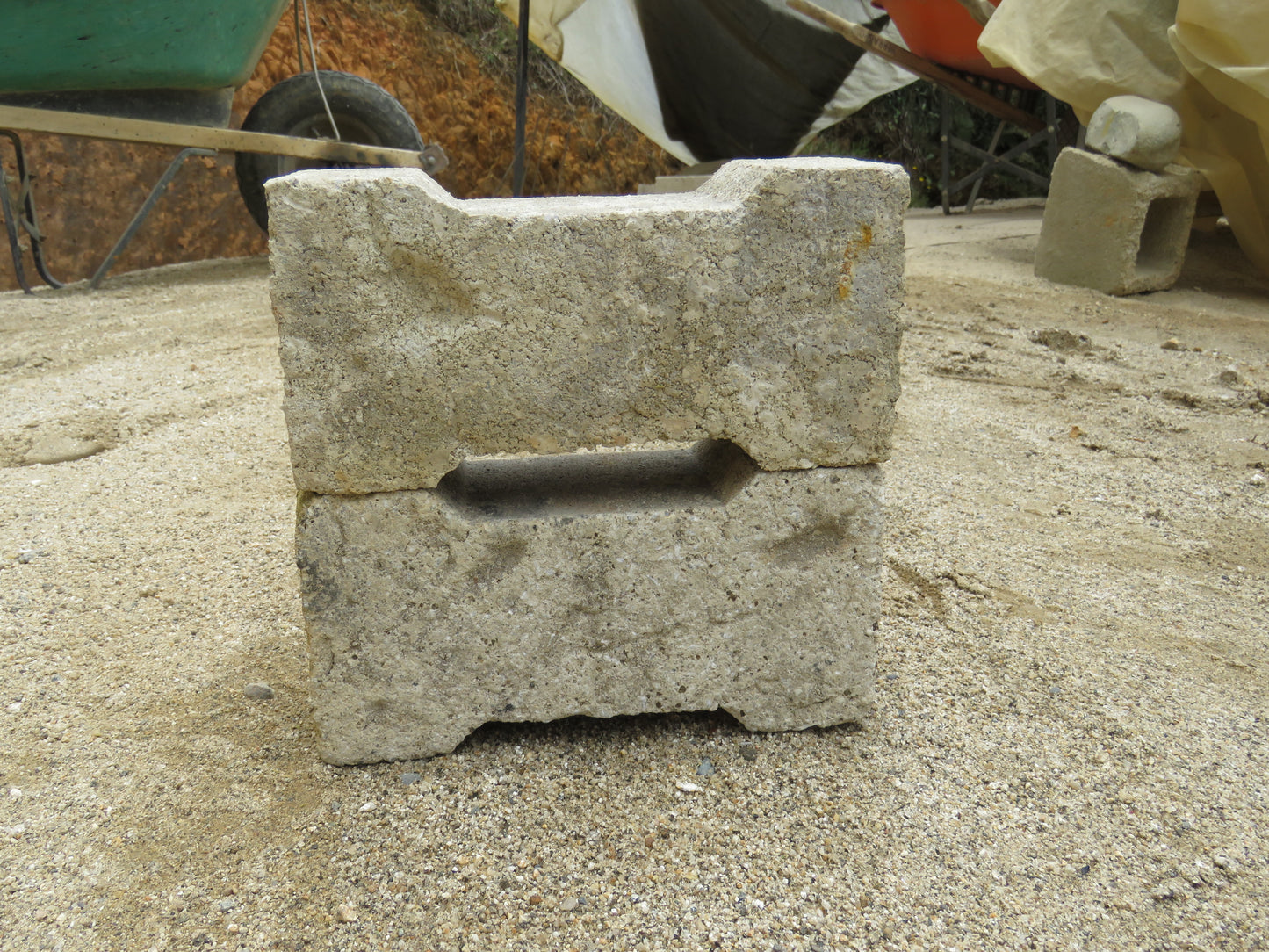 Adoquín Corbatín de Concreto 10x20x8