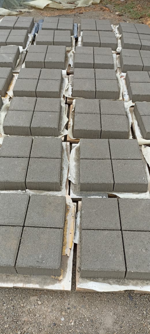 Adoquín Cuadrado de Concreto 20x20x8