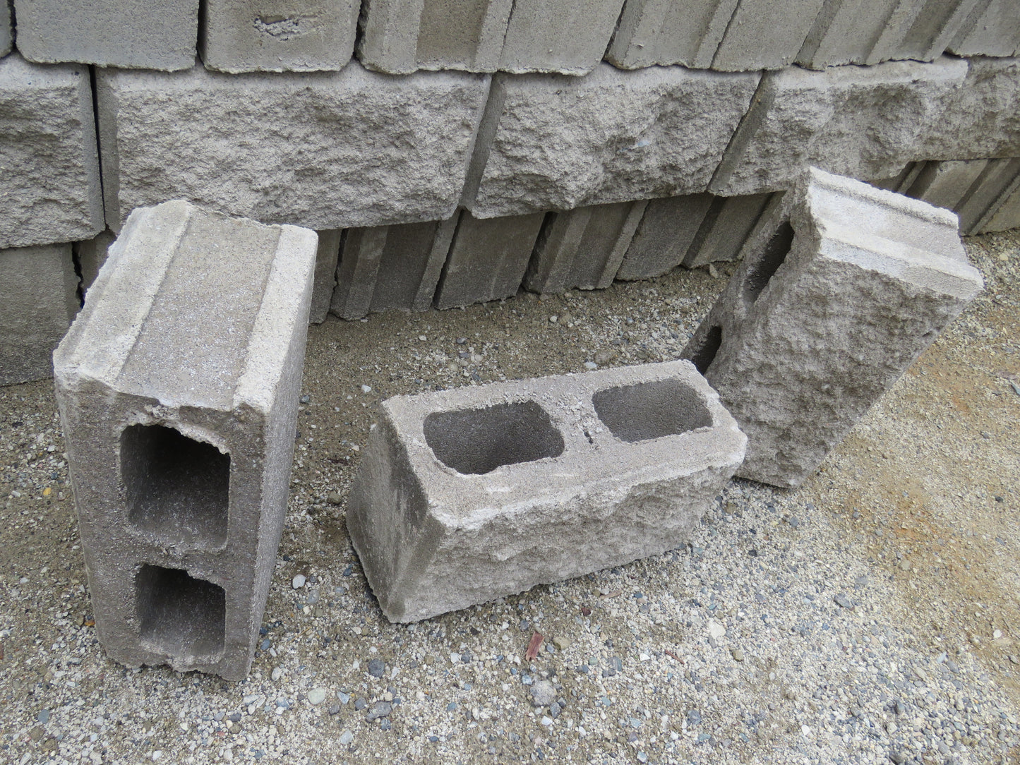 Bloque Split de Concreto 14x19x39 Acabado Rústico